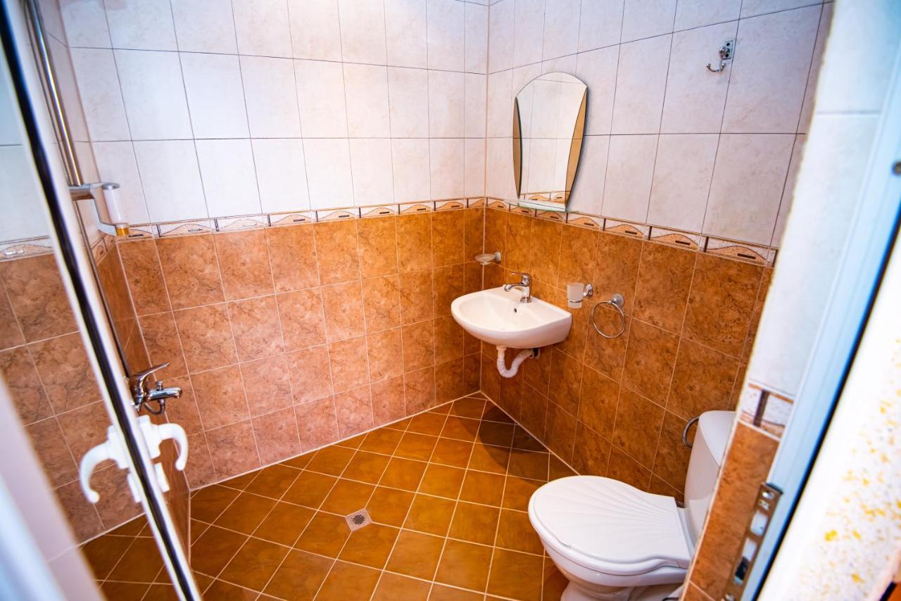Семеен Хотел Надежда Razlog Extérieur photo
