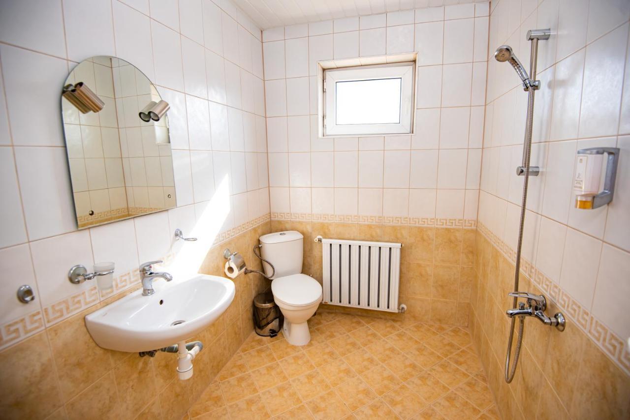Семеен Хотел Надежда Razlog Extérieur photo